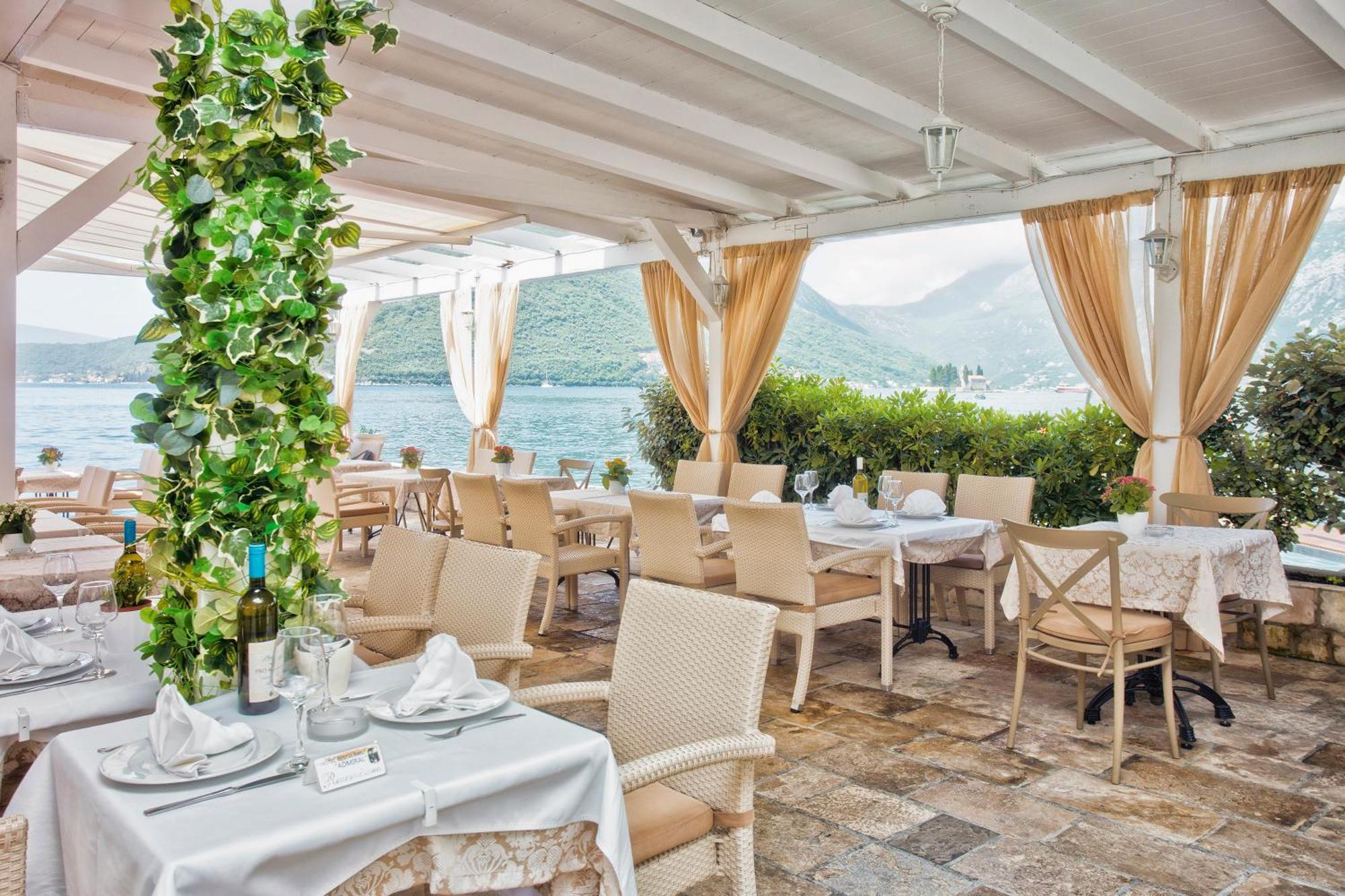 Hotel Admiral Perast Eksteriør bilde