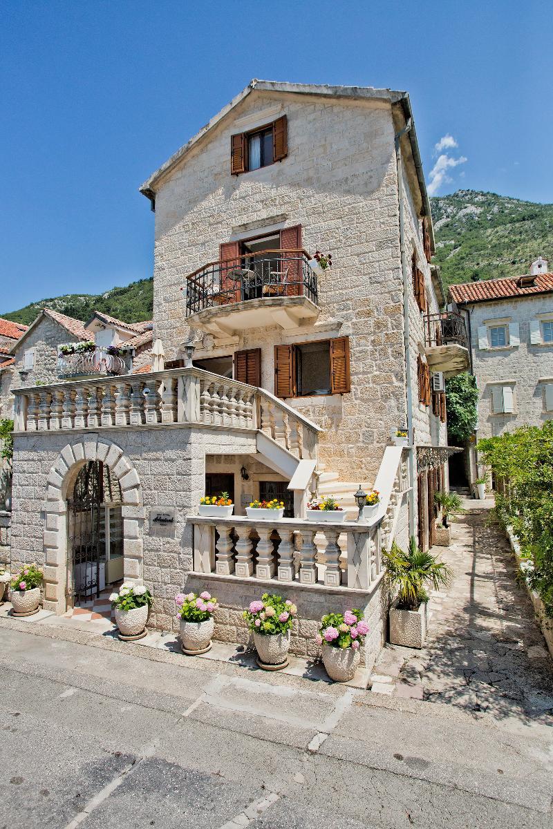 Hotel Admiral Perast Eksteriør bilde